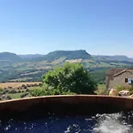 Maison Charmante A Avec Jacuzzi Saint-Georges-de-Luzencon