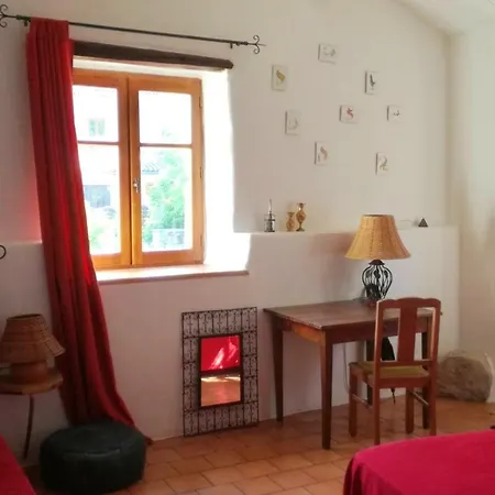 Дом отдыха Maison Charmante A Avec Jacuzzi *