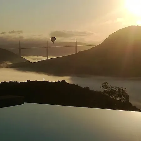 Maison Charmante A Avec Jacuzzi * Saint-Georges-de-Luzençon