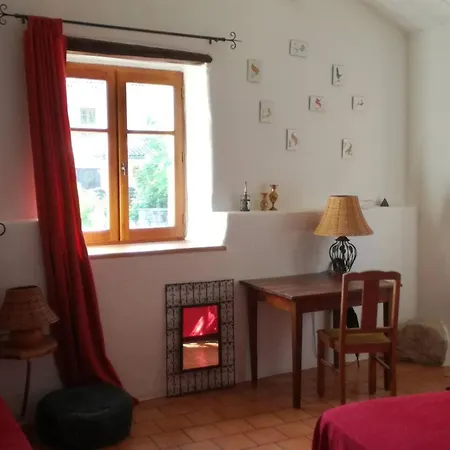 Maison Charmante A Avec Jacuzzi Feriehus Saint-Georges-de-Luzençon